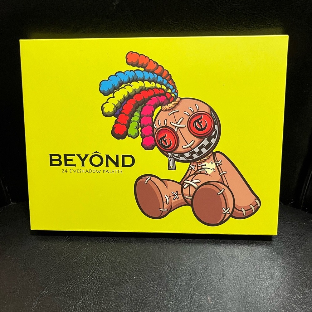 Beyond Better Than Better 24Y Shimmer & Matte Eyeshadow Palette New